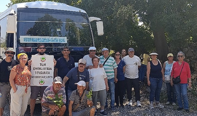 Tarihin izinde bir g&uuml;n: Emeklilerden Seferihisar gezisine tam not