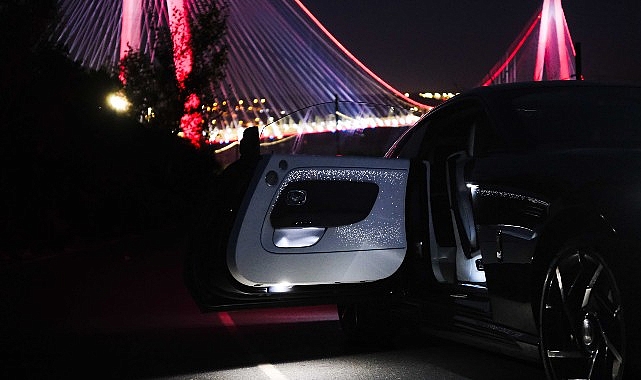 Tarihinin en g&uuml;&ccedil;l&uuml; Rolls-Royce&rsquo;u Black Badge Spectre   T&uuml;rkiye sahnesinde