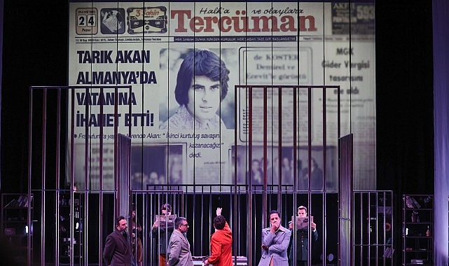 Tarık Akan&rsquo;ın hayatı tiyatro sahnesinde