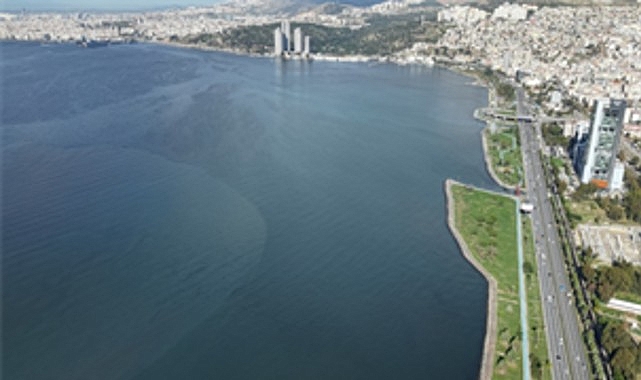 Tarım ve sanayi atıklarıyla kirlenen Gediz İzmir K&ouml;rfezi&rsquo;ne akıyor