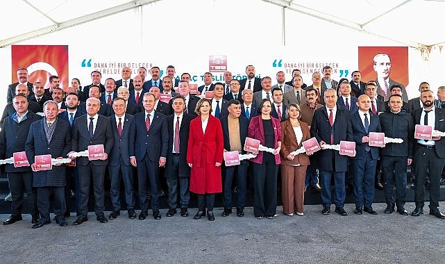 TBB&rsquo;den Seferihisar Belediyesi&rsquo;ne &ccedil;&ouml;p kamyonu desteği