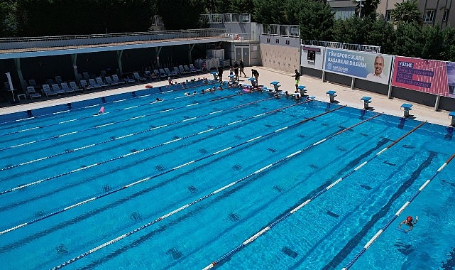 &ldquo;Temiz Havuz&rdquo; sertifikalı Konak A&ccedil;ık Y&uuml;zme Havuzu&rsquo;nda sezon başladı