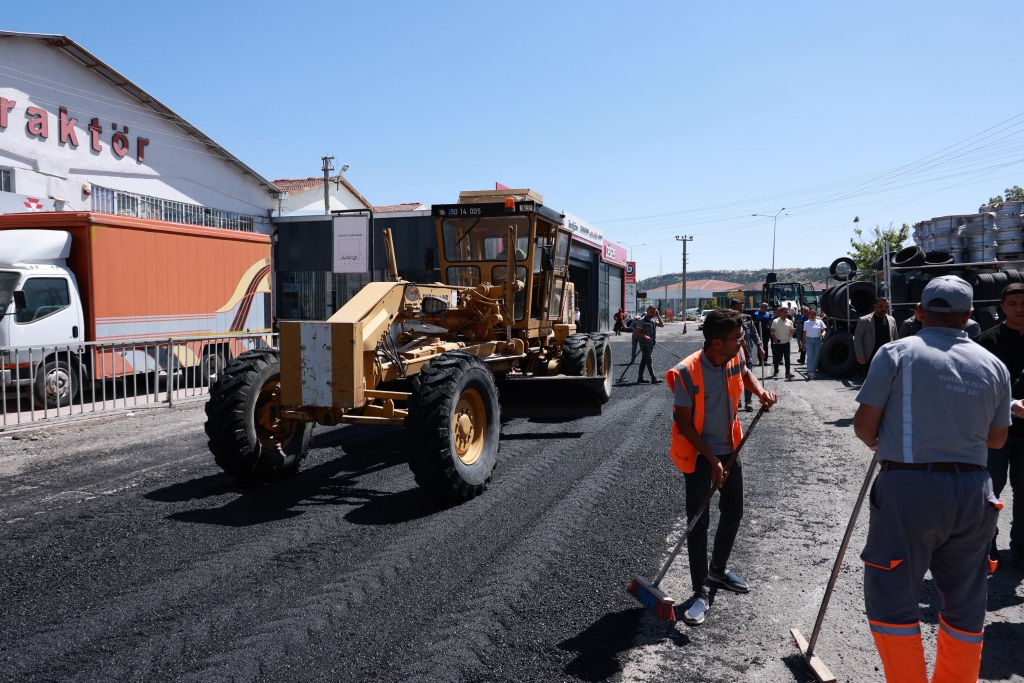 Nevşehir Lale Sanayi Sitesi'ne 240 Ton Sıcak Asfalt