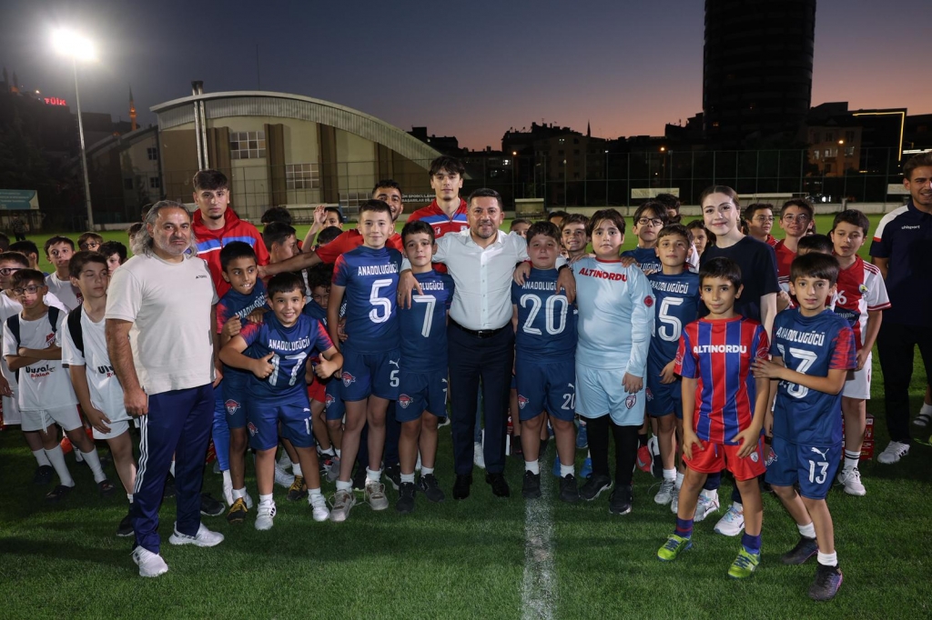 Nevşehir U12 Minikler Şenliği Coşkulu T&ouml;renle Sona Erdi