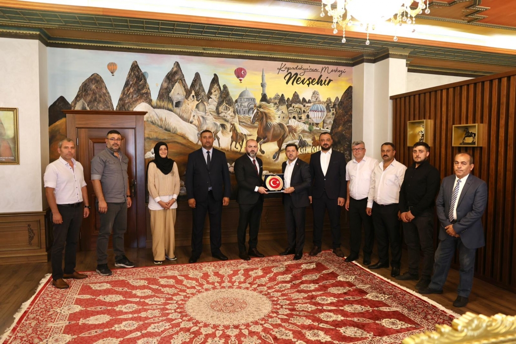 Hizmet-İş Sendikası&rsquo;ndan Nevşehir Belediye Başkanı&rsquo;na Ziyaret