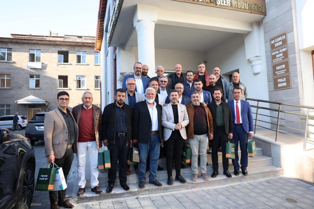 Başkan Rasim Arı&rsquo;dan Muhtarlara Vefa