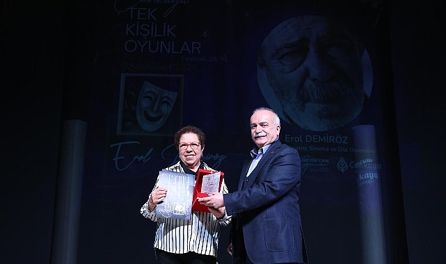Tiyatronun &Ccedil;eyrek Asırlık Yolculuğu &Ccedil;ankaya&rsquo;da Başladı