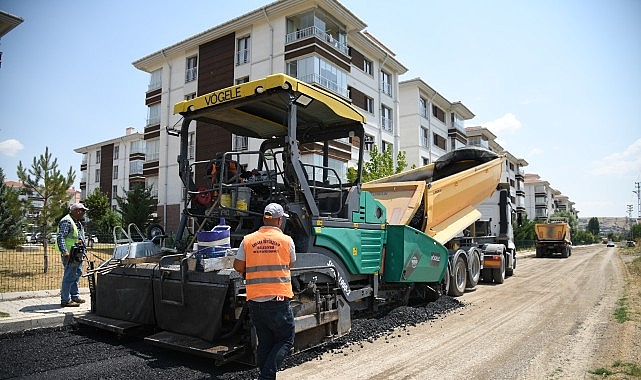 TOKİ B&ouml;lgesi Sıcak Asfaltla Buluştu