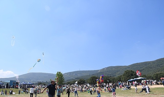 Torbalı Belediyesi 17. U&ccedil;urtma Şenliği rengarenk ge&ccedil;ti