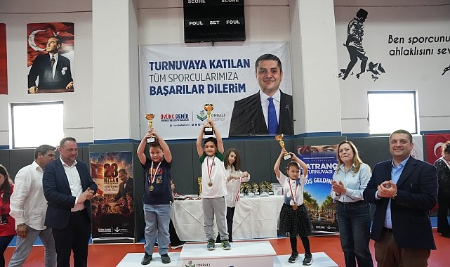 Torbalı&rsquo;da Satran&ccedil; Ş&ouml;leni: 208 Sporcu Aynı Masada Buluştu