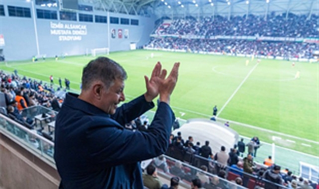 T&uuml;rk futbolunun efsanesinden Başkan Tugay&rsquo;a Karşıyaka Stadı teşekk&uuml;r&uuml;