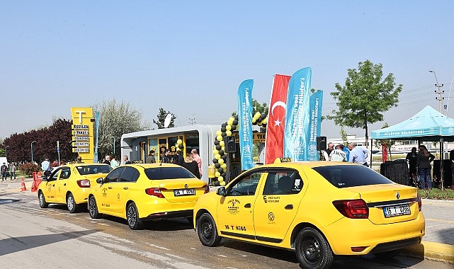 &Uuml;&ccedil;evler&rsquo;de modern taksi durağı hizmete a&ccedil;ıldı