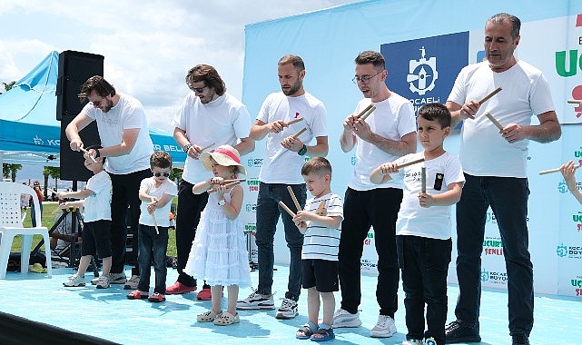 U&ccedil;urtmalar g&ouml;ky&uuml;z&uuml;n&uuml;, sevgi y&uuml;rekleri sardı