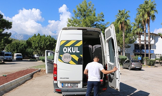 UKOME ekipleri servis ara&ccedil;larını inceliyor