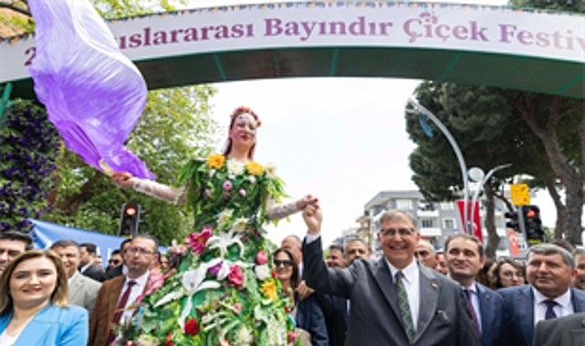 Uluslararası Bayındır &Ccedil;i&ccedil;ek Festivali coşkuyla başladı