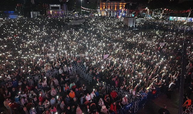 Uluslararası Manisa Mesir Macunu Festivali&rsquo;nde Kenan Doğulu Coşkusu
