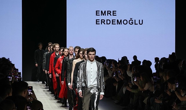 &Uuml;nl&uuml; Modacı Emre Erdemoğlu Moskova&rsquo;da Şov Yaptı