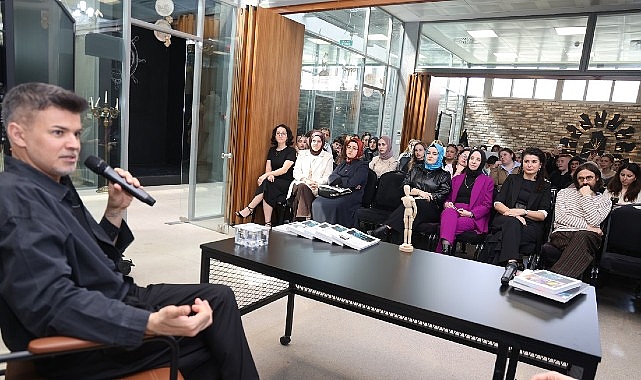 &Uuml;nl&uuml; modacı Nacar&rsquo;dan altın &ouml;ğ&uuml;tler