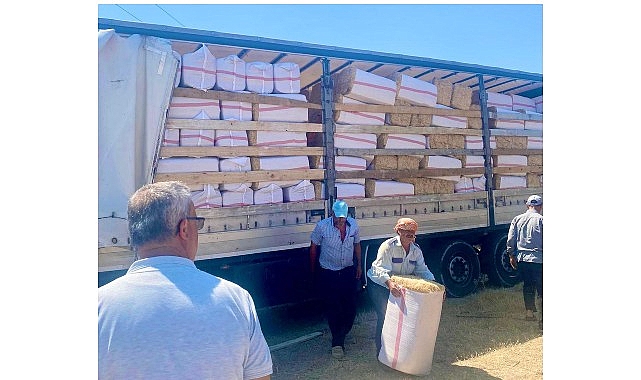 Urla Belediyesinden Zeytineli&rsquo;ne 19 Ton Saman Desteği