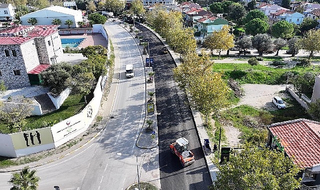 Urla&rsquo;da iki caddeye yeni &ccedil;ehre