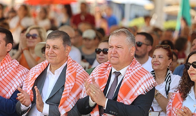 Urla&rsquo;nın 2 bin 600 yıllık Bağ Bozumu Şenliği başladı