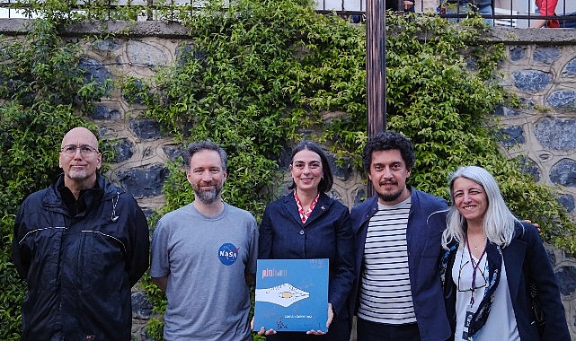 &Uuml;sk&uuml;dar&rsquo;da 19 Mayıs Coşkusu Pinhani Konseriyle Yaşandı