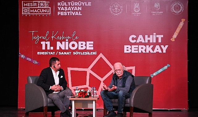 Usta Sanat&ccedil;ı Cahit Berkay Manisalılarla Buluştu
