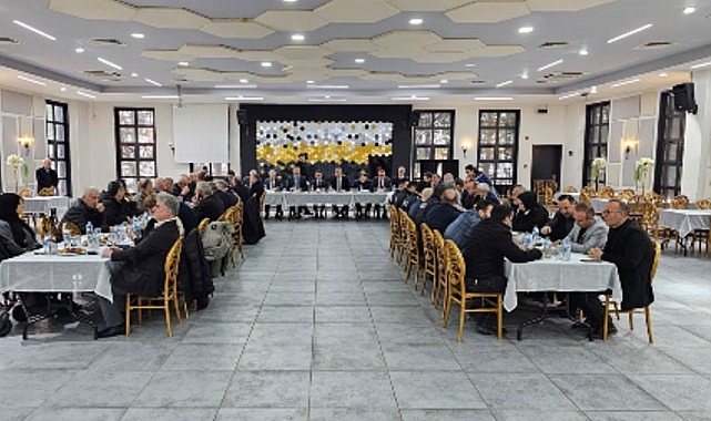 Vali Aktaş G&ouml;lc&uuml;k&rsquo;te Muhtarların Taleplerini Dinledi