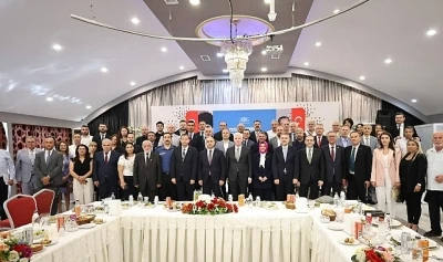 Vali G&uuml;l Bayrampaşa&rsquo;da yoğun temaslarda bulundu