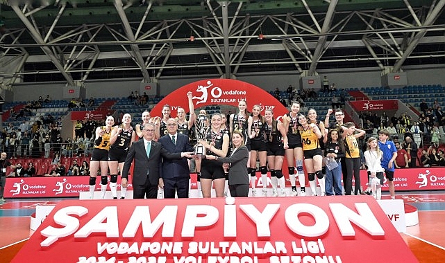 Van Ryk, &ouml;d&uuml;l&uuml;n&uuml; Vodafone T&uuml;rkiye İcra Kurulu Başkan Yardımcısı Meltem Bakiler Şahin&rsquo;in elinden aldı.
