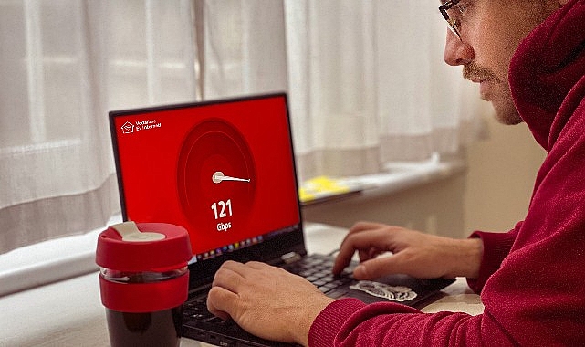 Vodafone'dan fiberde T&uuml;rkiye rekoru: 100G PON ile saniyede 121 Gigabit