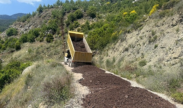 Yayla Kuzdere&rsquo;de yol bakım &ccedil;alışmaları
