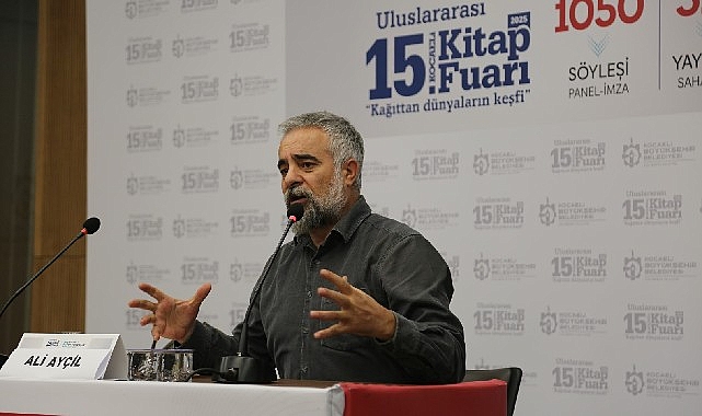 Yazar Ay&ccedil;il'den okuyucularına "a&ccedil;ık" tavsiye
