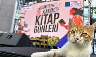 Yazarlar ve Okurlar Kadık&ouml;y&rsquo;de Buluşuyor