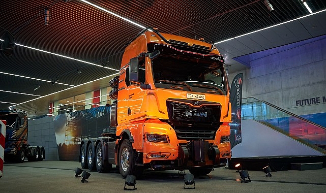 Yeni Aslan Kral: MAN, 250 Tonluk Dev &Ccedil;ekicisini Tanıttı