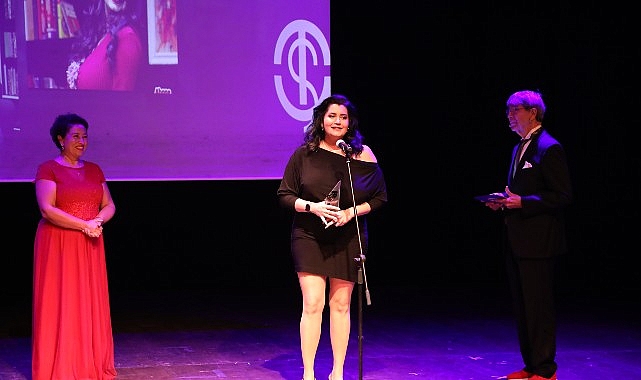 Yeni Tiyatro &amp; Yeni Sinema Dergisi 12. Emek ve Başarı &Ouml;d&uuml;lleri&rsquo;nde Şehir Tiyatroları&rsquo;na 7 &ouml;d&uuml;l