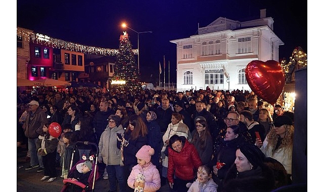 Yeni Yıl ve Aralık Pazarı Mudanya&rsquo;da Kapılarını A&ccedil;tı!