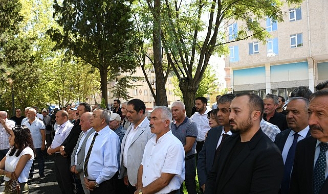 Yenilenen Sancak &Ccedil;ay Bah&ccedil;esi hizmete a&ccedil;ıldı
