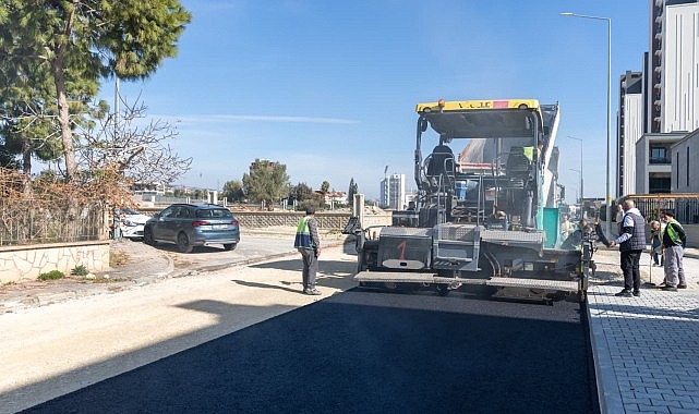 Yenişehir&rsquo;de yollar yenileniyor, mahalleli g&uuml;l&uuml;yor!