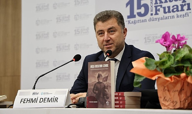 Yerel yazar ve şairler fuarda sahneye &ccedil;ıktı