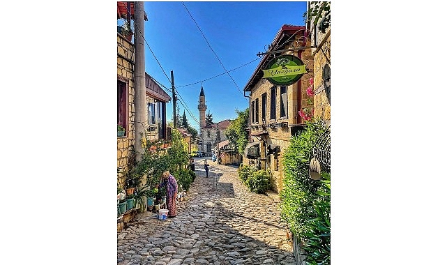 Yeşilyurt K&ouml;y&uuml;, Sonbaharın Renkleri Eşliğinde Cumhuriyet Coşkusunu Doğada Kutluyor