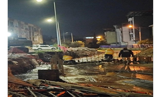 Yıldırım d&uuml;şt&uuml;, gelgit nedeniyle dereler taştı
