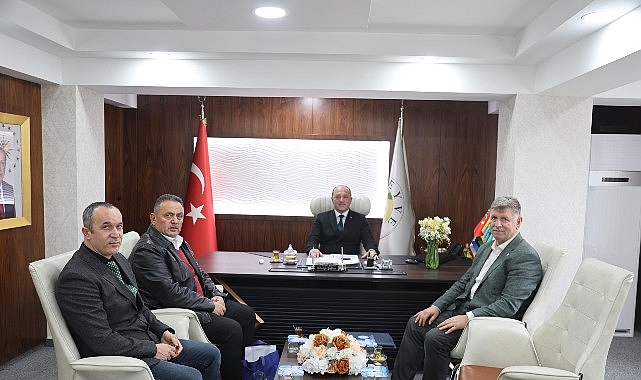 Yılın son g&uuml;n&uuml;nde Başkan Tugay&rsquo;la dayanışma sofrasında buluştular