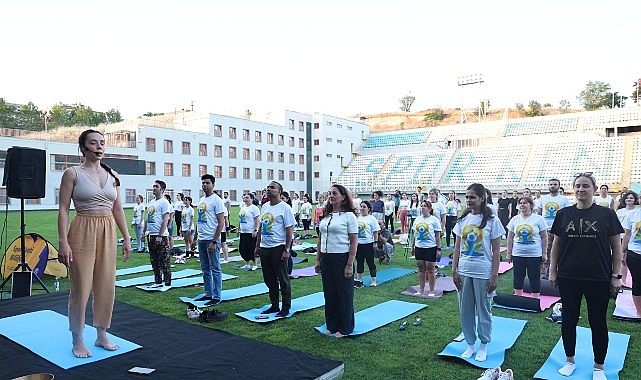 Yoga G&uuml;n&uuml;&rsquo;ne &ouml;zel etkinlik