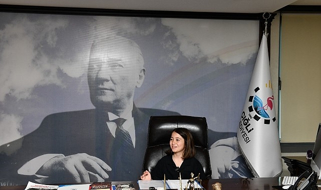 Zeynep Başkan Koltuğa Oturdu, İlk Talimat Eğitim İ&ccedil;in Geldi