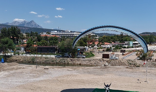Zirveden denize u&ccedil;acaklar